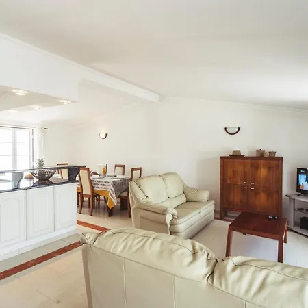 45 - Beautiful Ocean And View Apartment *